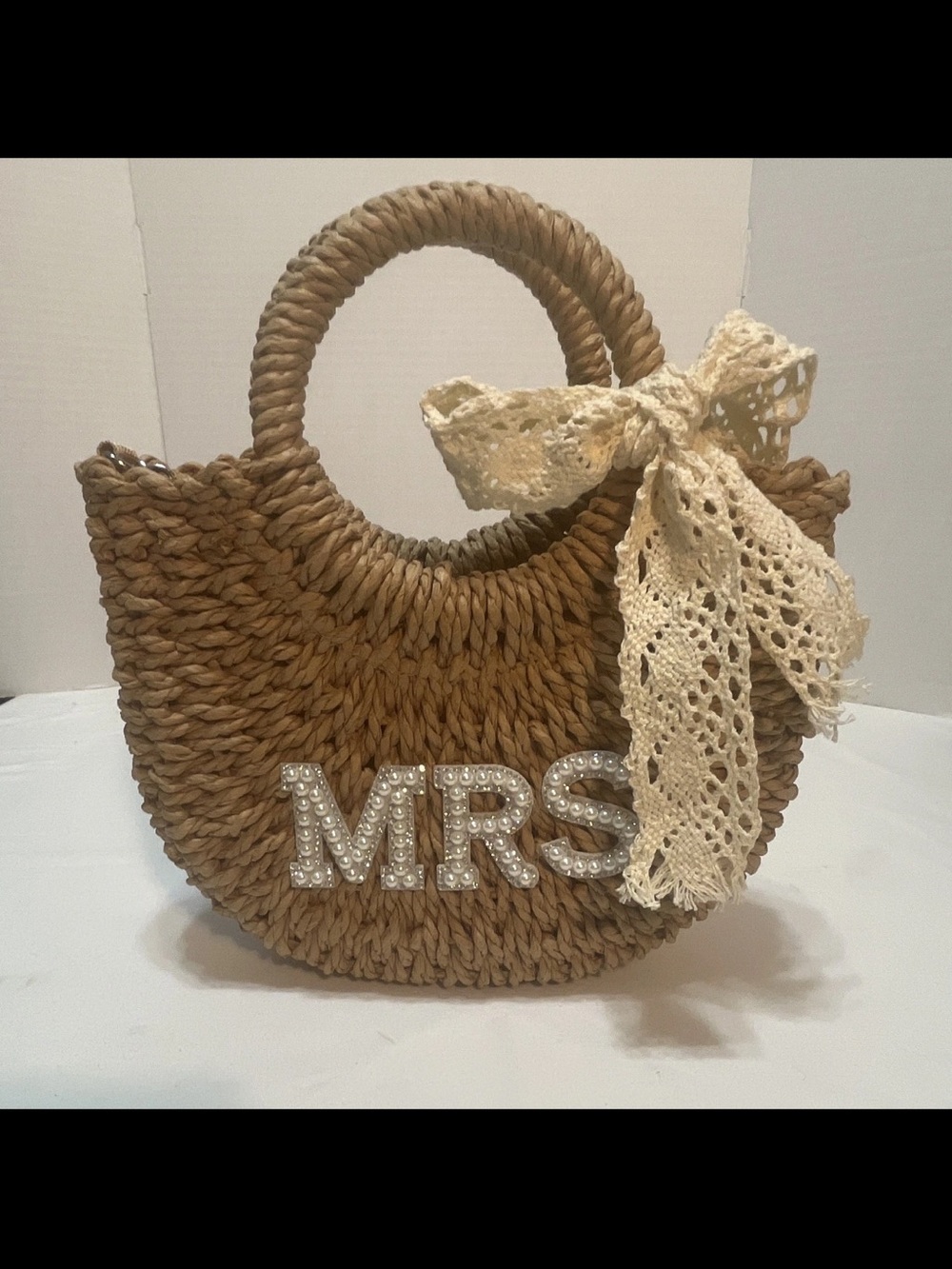 Source Unknown Natural Straw Tote and Lace Bow, tie top closure.